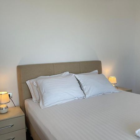 Nemesis Hotel Саранде Екстериор снимка