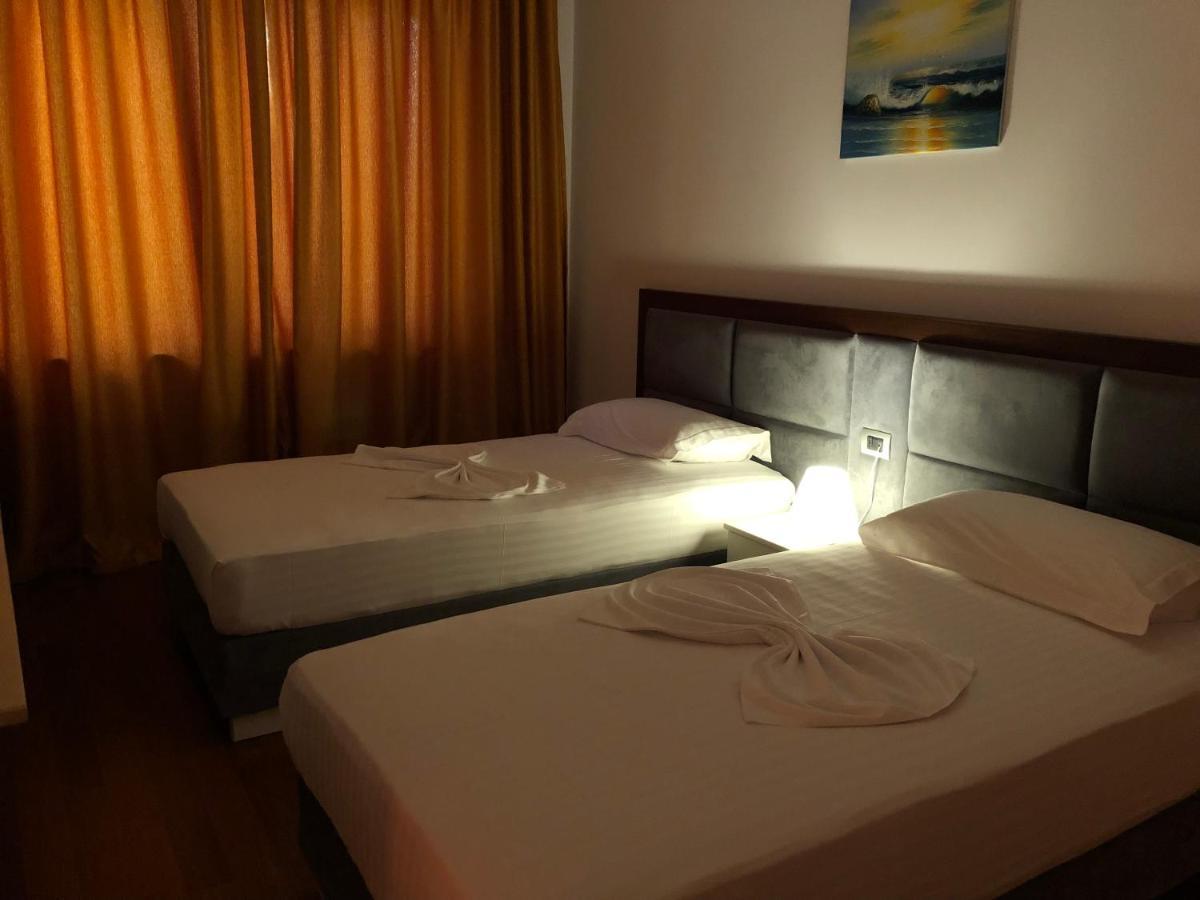 Nemesis Hotel Саранде Екстериор снимка