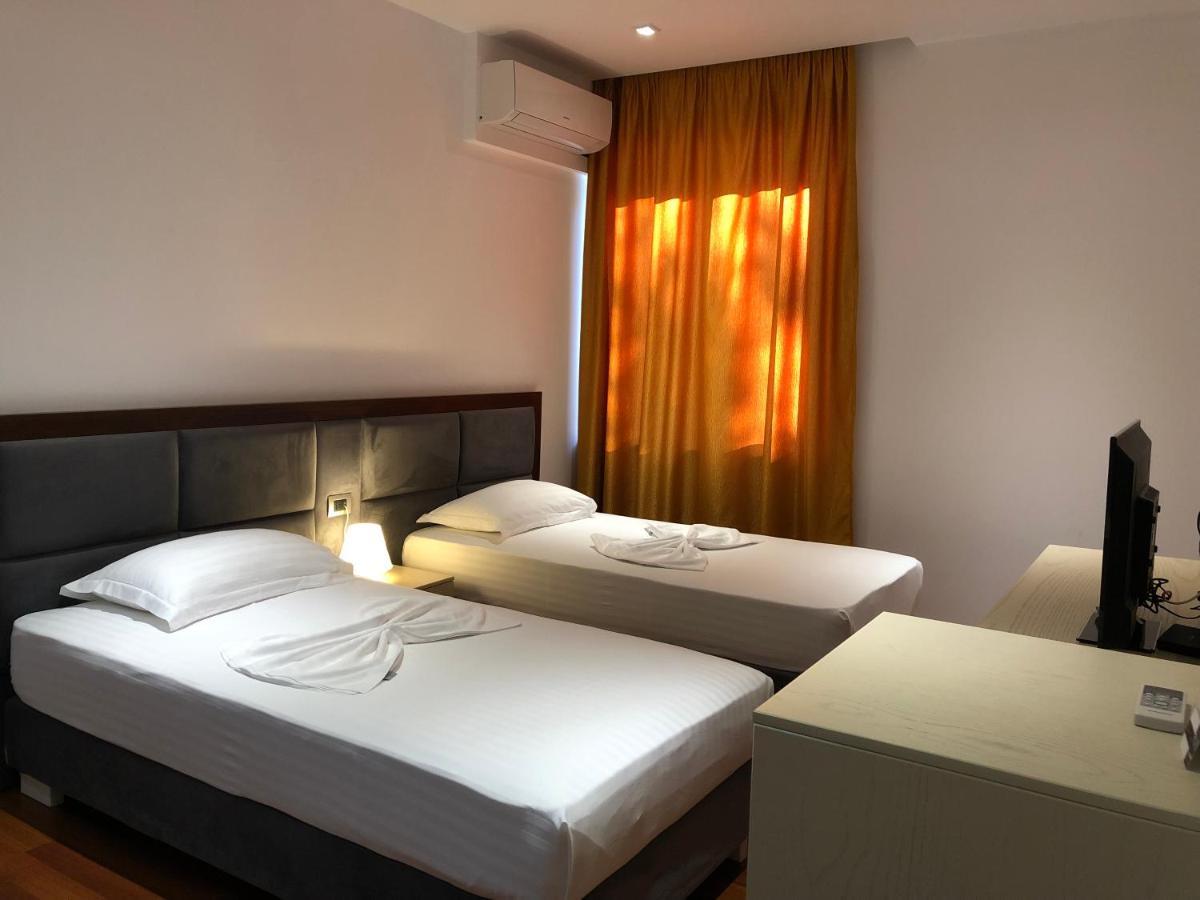 Nemesis Hotel Саранде Екстериор снимка