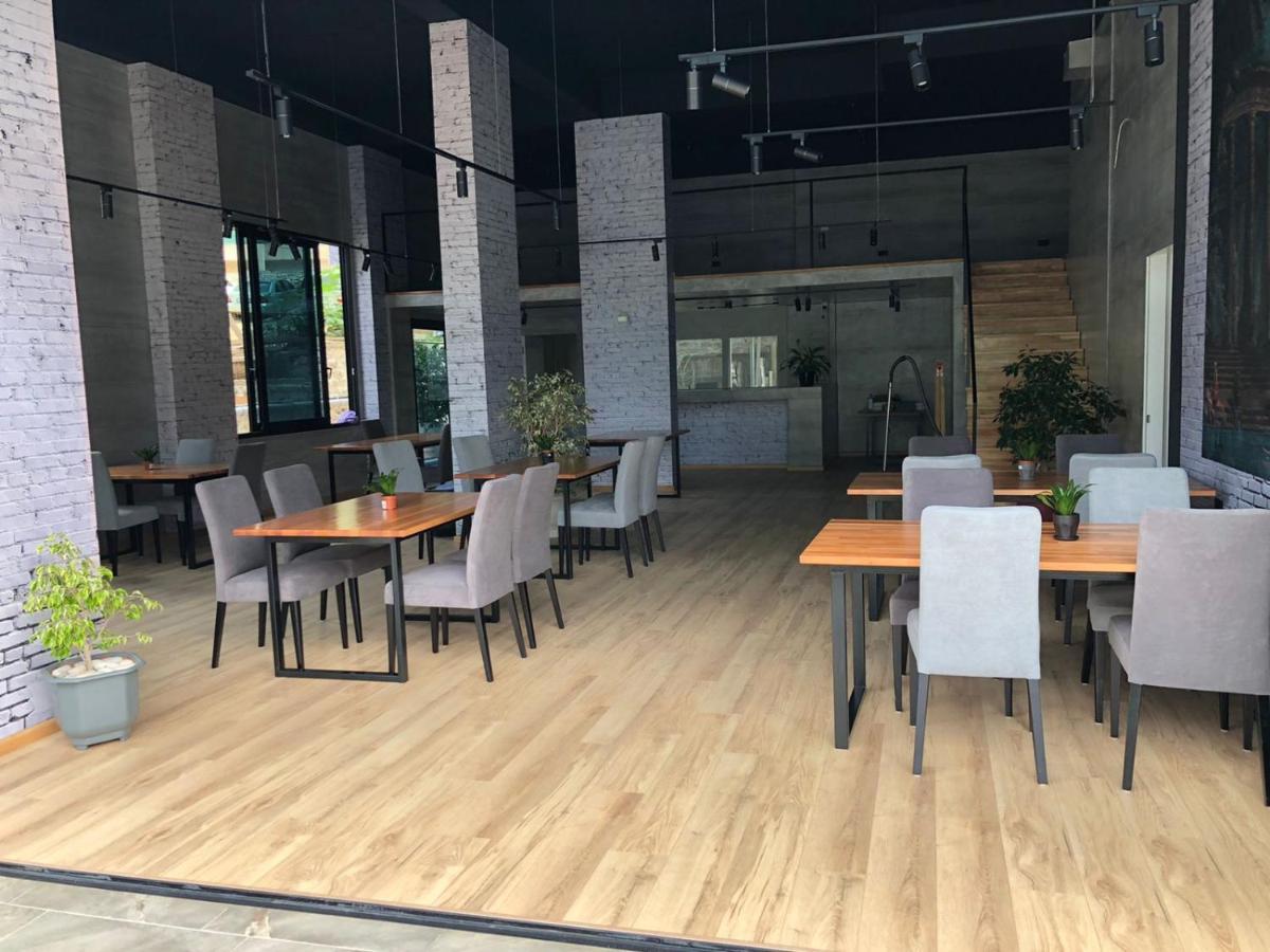 Nemesis Hotel Саранде Екстериор снимка