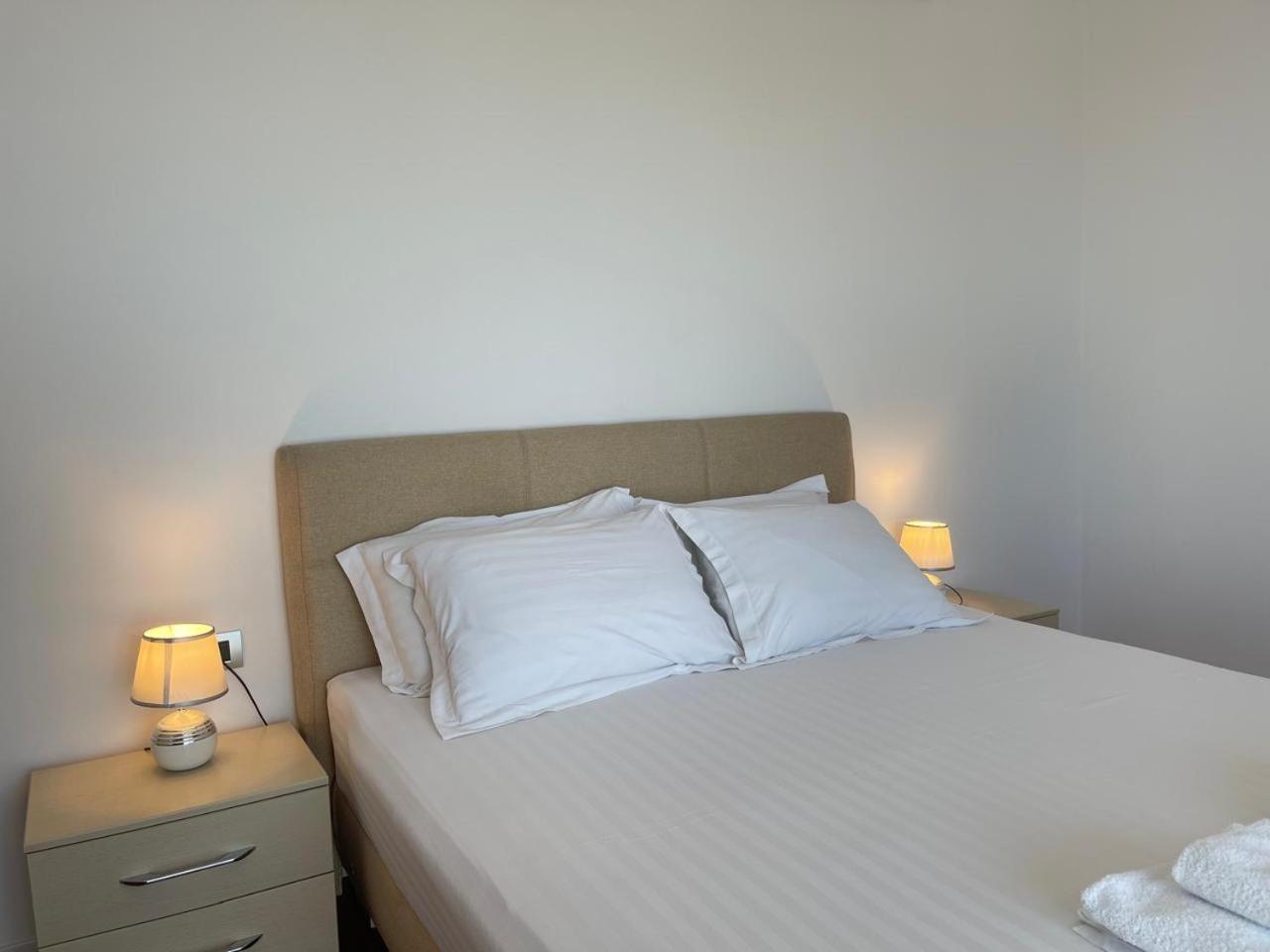 Nemesis Hotel Саранде Екстериор снимка