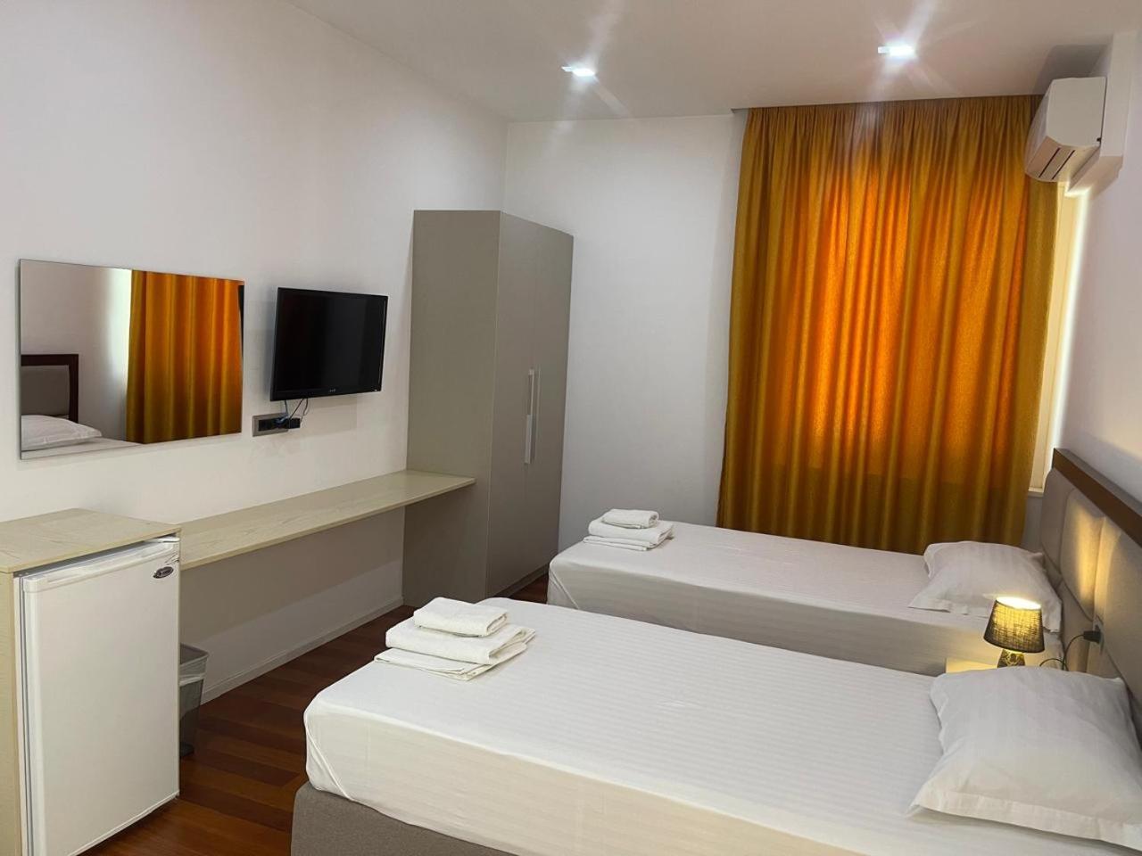 Nemesis Hotel Саранде Екстериор снимка