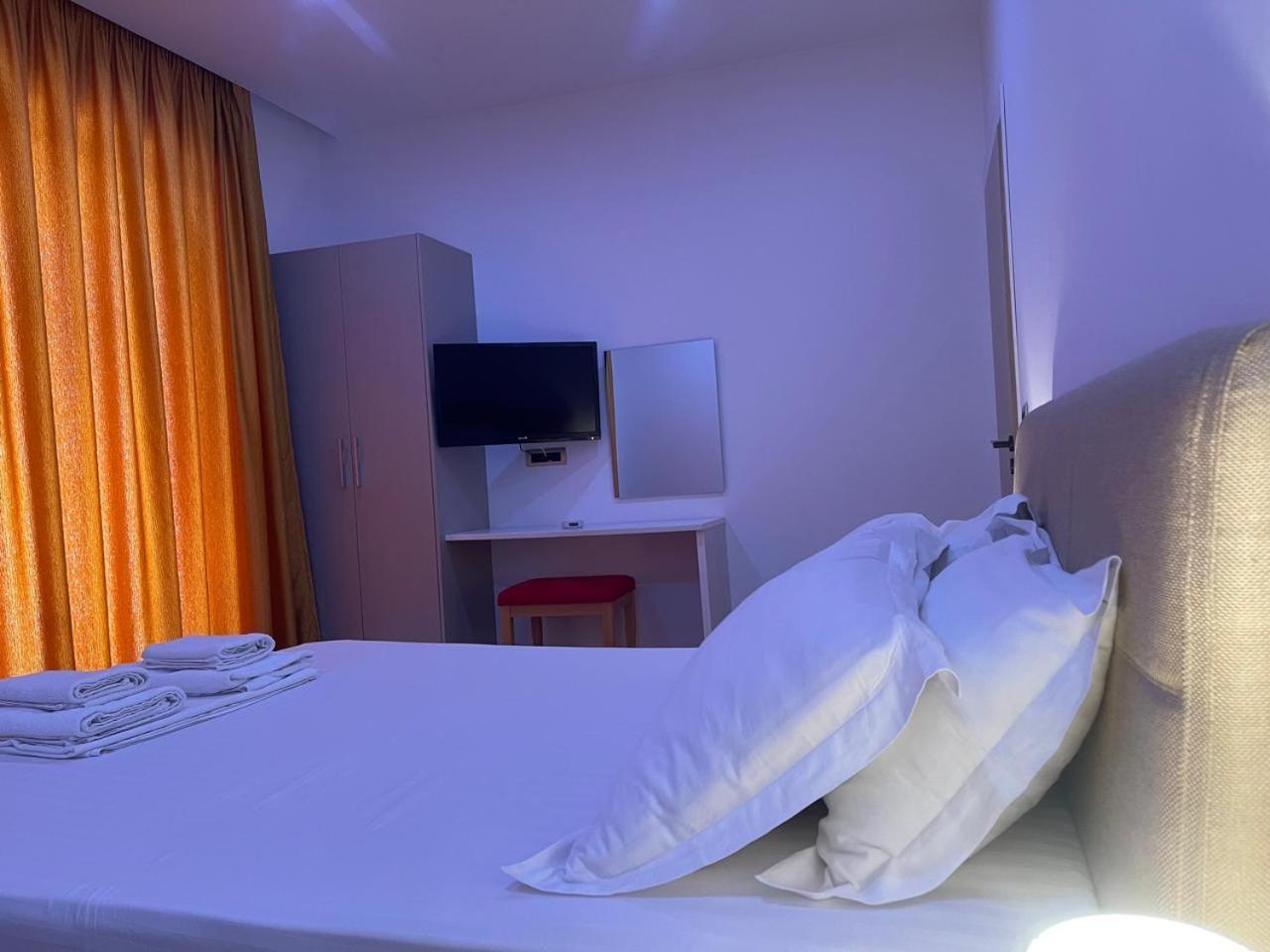Nemesis Hotel Саранде Екстериор снимка