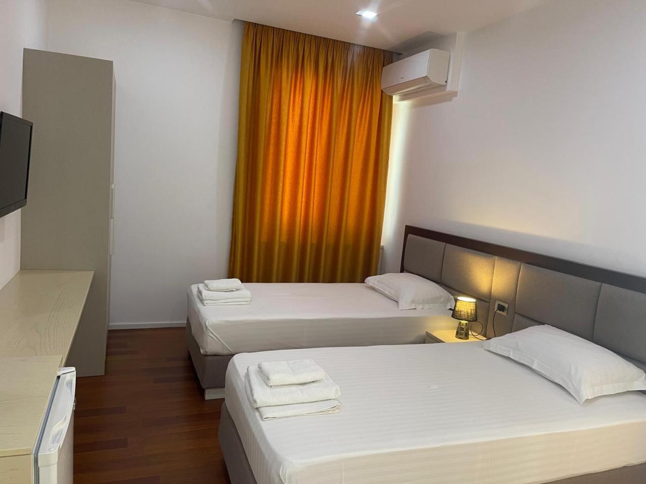 Nemesis Hotel Саранде Екстериор снимка