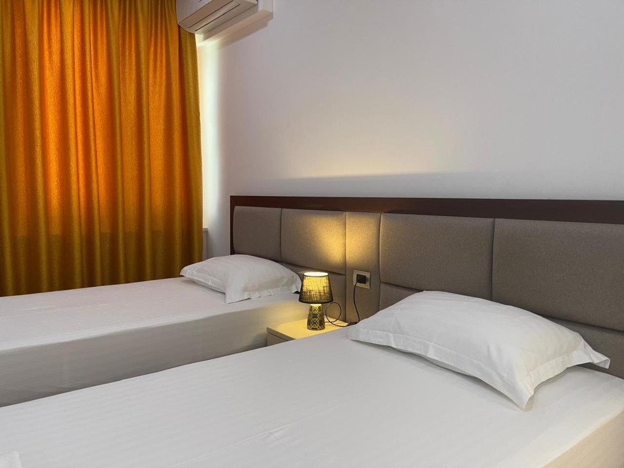 Nemesis Hotel Саранде Екстериор снимка