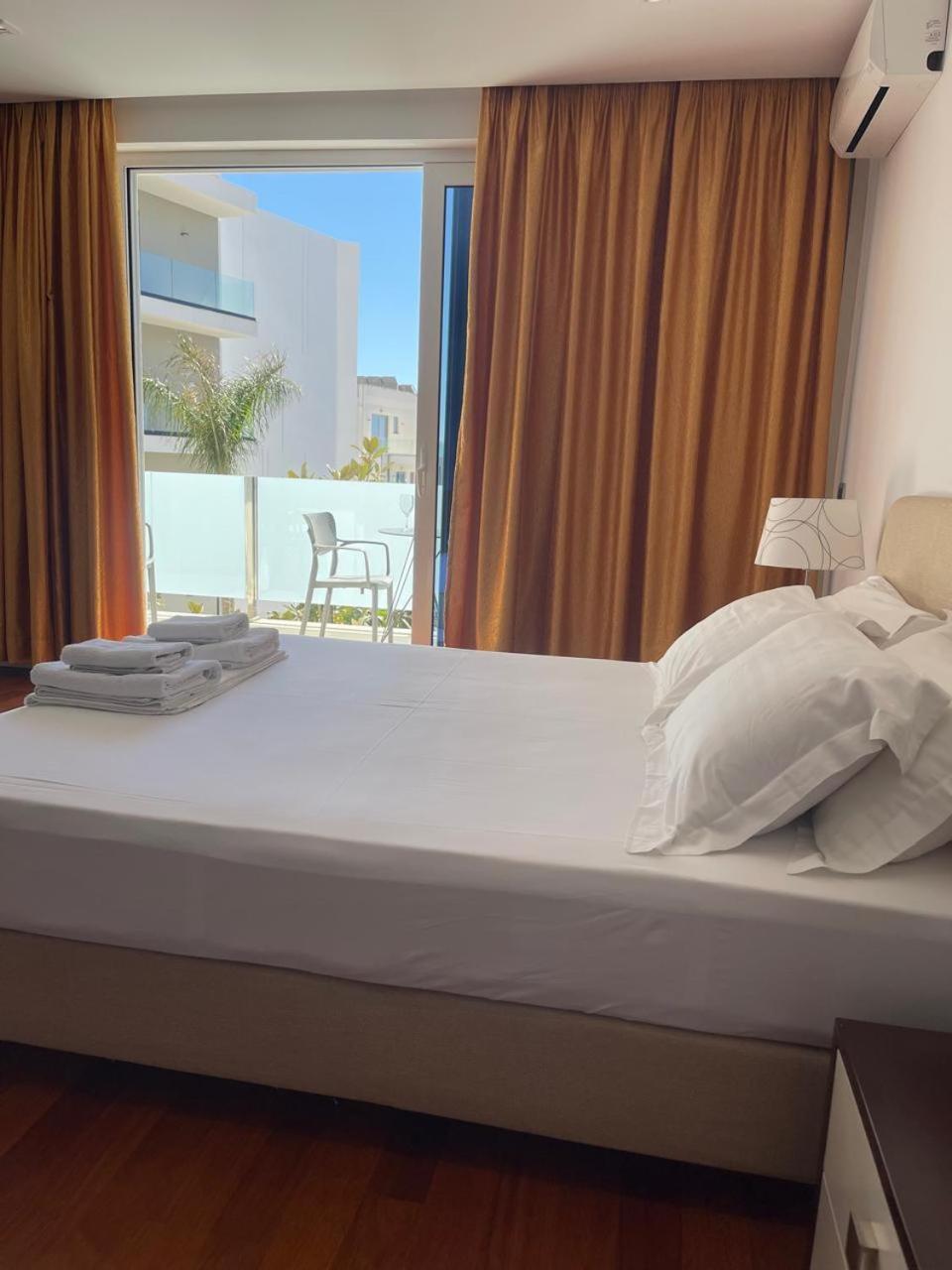 Nemesis Hotel Саранде Екстериор снимка