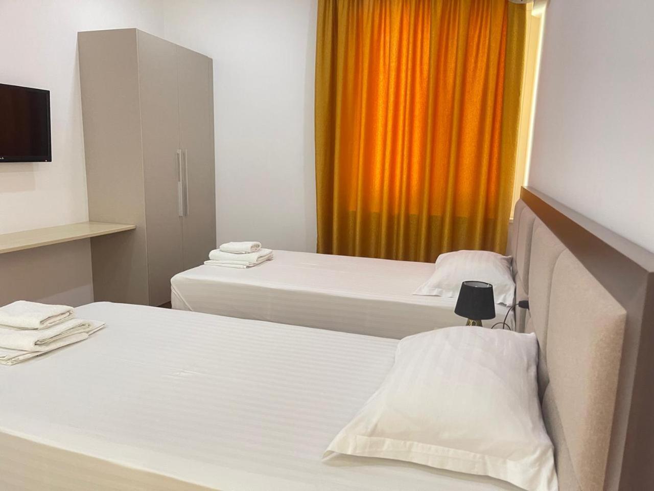 Nemesis Hotel Саранде Екстериор снимка