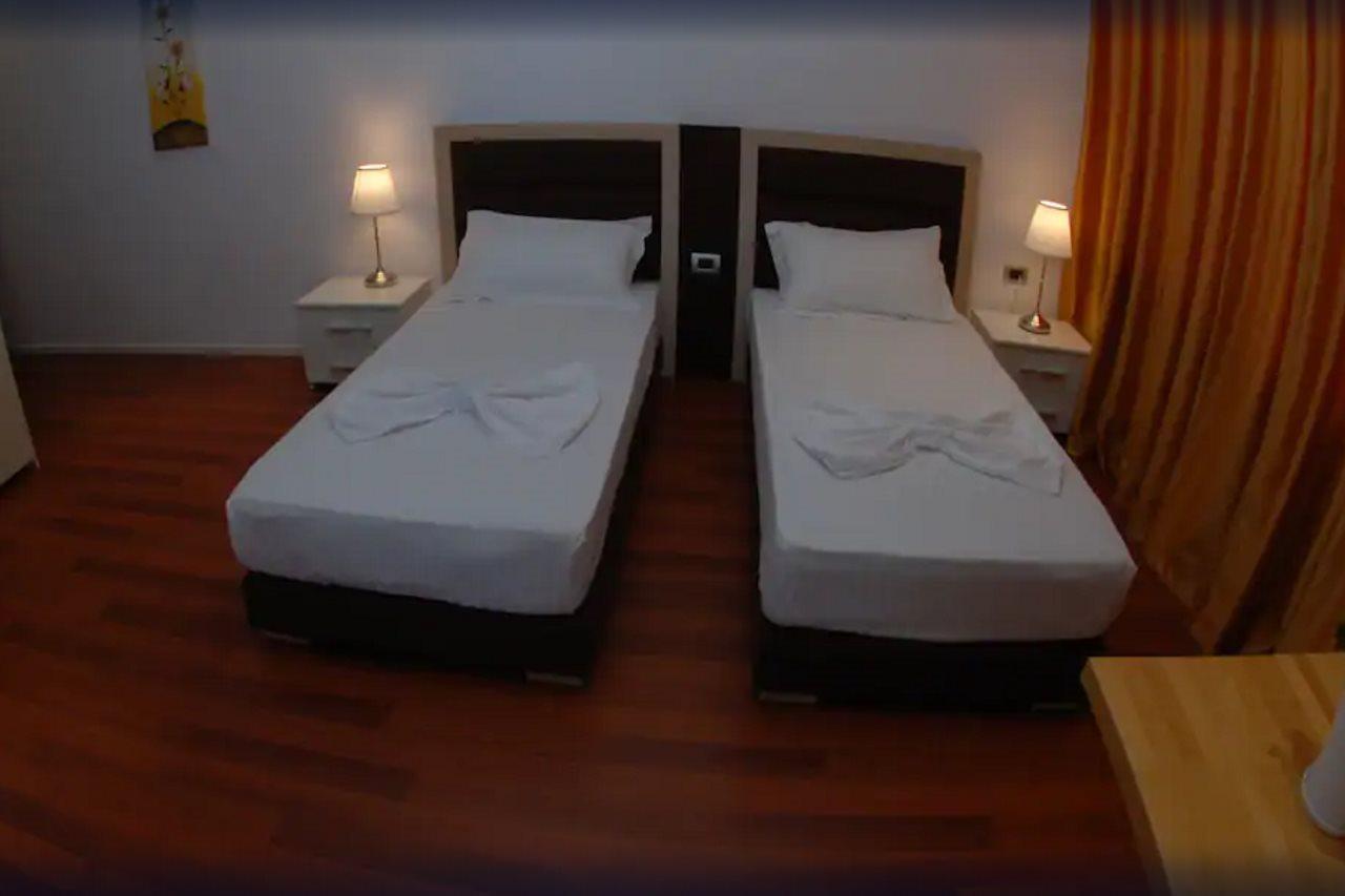 Nemesis Hotel Саранде Екстериор снимка